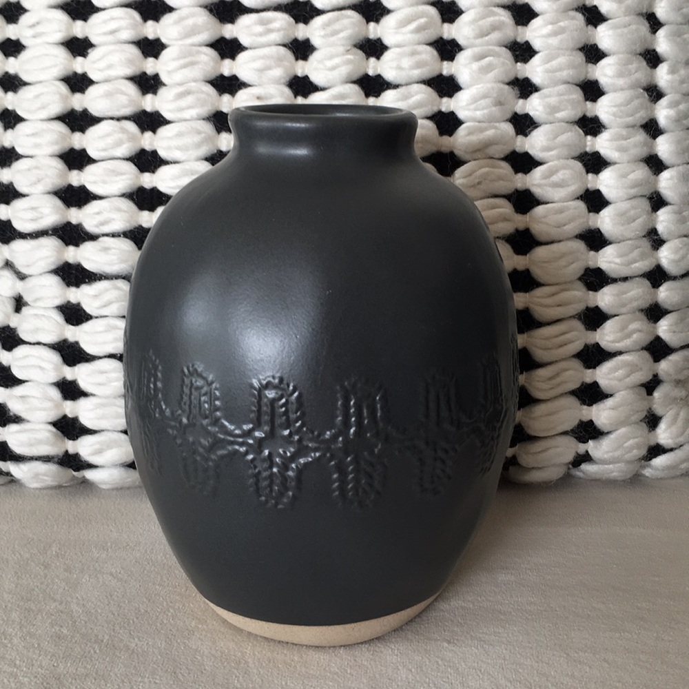 DISCONTINUED Hearth & Hand Vase ~